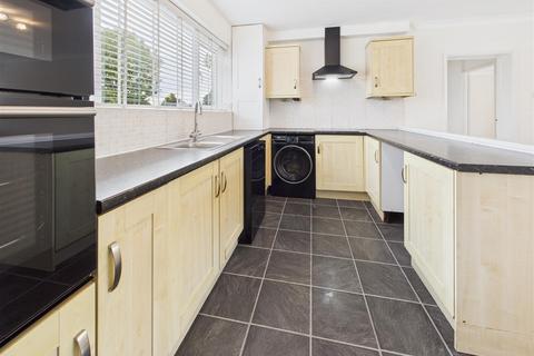 2 bedroom maisonette for sale, Devoke Way, Walton-On-Thames