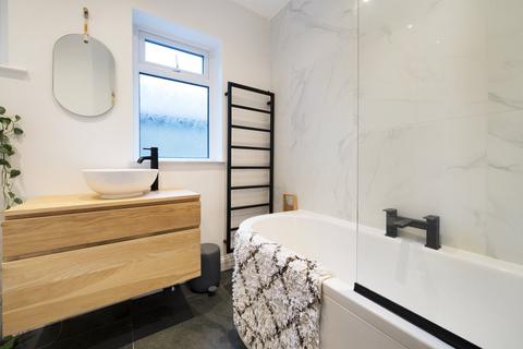 4 bedroom terraced house for sale, Chestnut Rise, Plumstead