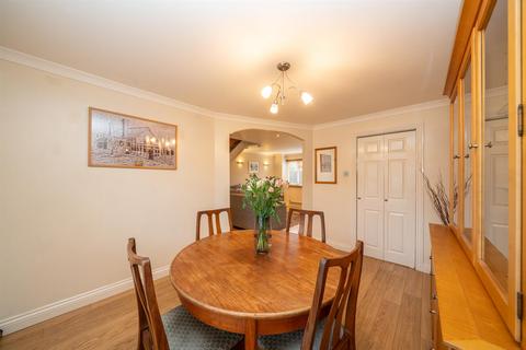 3 bedroom terraced house for sale, Elstree Road, Hemel Hempstead, Hertfordshire, HP2 7NE