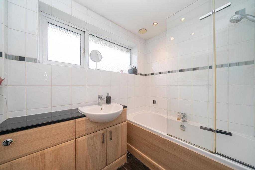 14-Elstree-Road-8756.jpg
