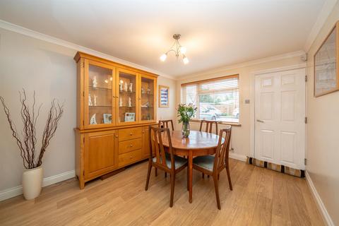 3 bedroom terraced house for sale, Elstree Road, Hemel Hempstead, Hertfordshire, HP2 7NE
