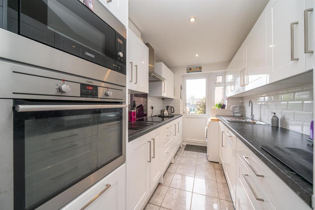 14-Elstree-Road-8780.jpg