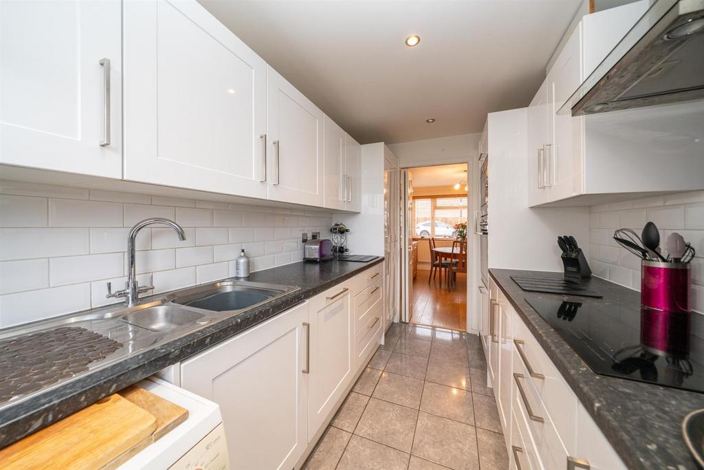 14-Elstree-Road-8785.jpg