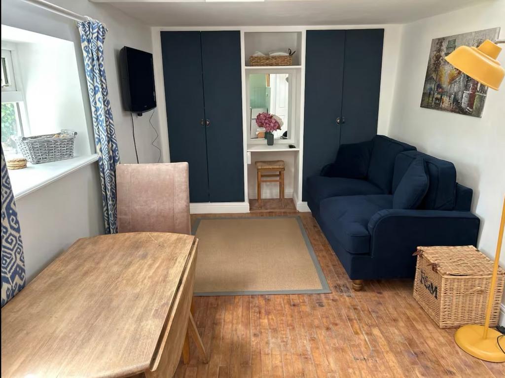 Annex Main Room