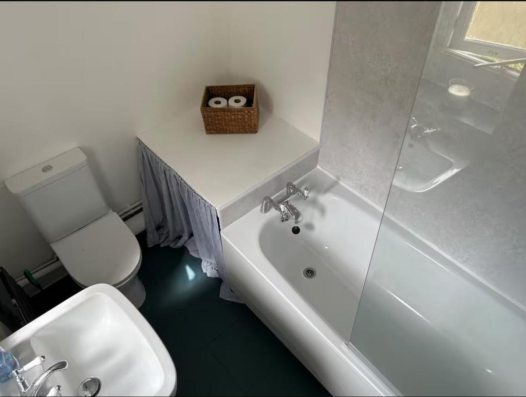 Annex Bathroom