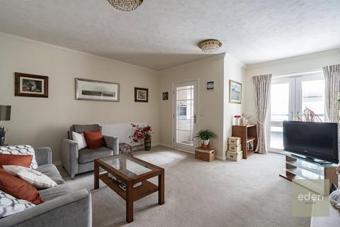 1 bedroom retirement property for sale, King Street, Kings Lodge, ME14