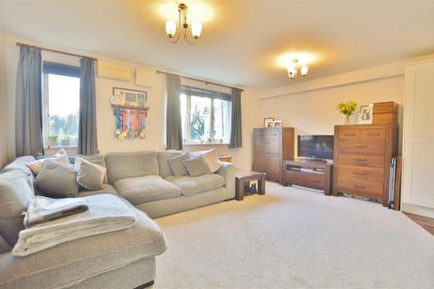 undefined, Tyndale Mews, Slough