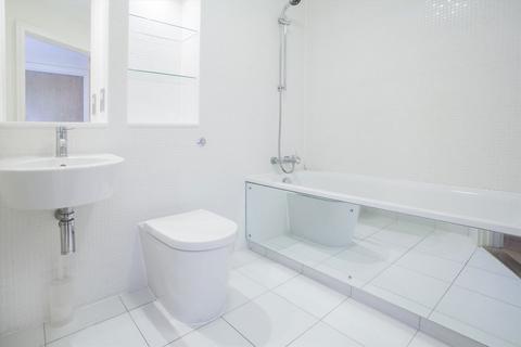 2 bedroom flat for sale, Drayton Park, London N5
