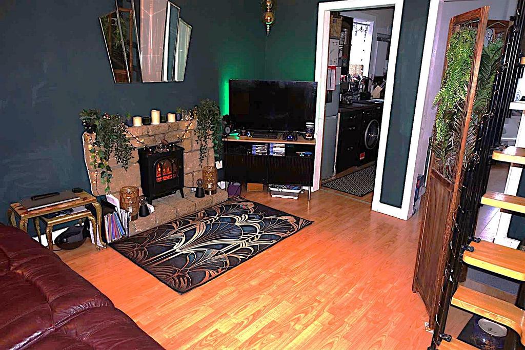 LIVINGROOM 2jpg