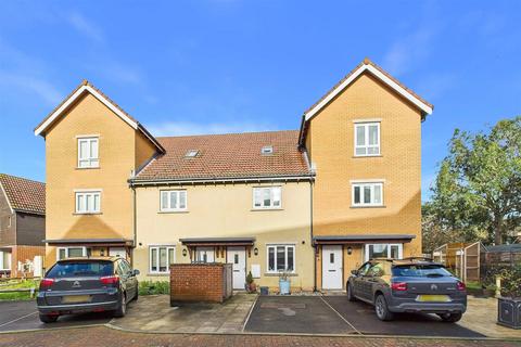4 bedroom townhouse for sale, Modern townhouse in central Clevedon