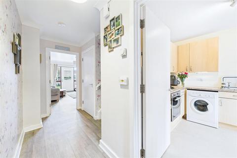 4 bedroom townhouse for sale, Modern townhouse in central Clevedon