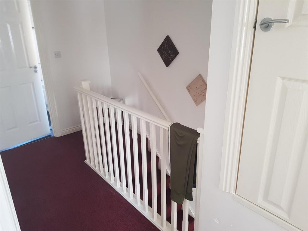 Farmend Close