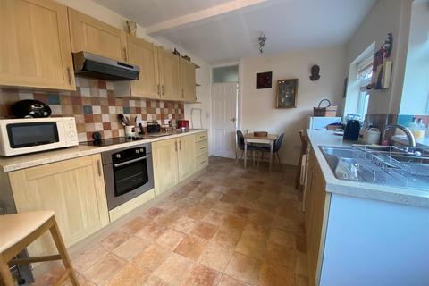 undefined, Vineyard Road, Newport
