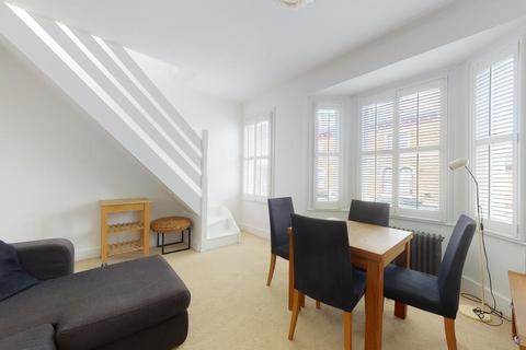 2 bedroom flat for sale, The Vineyard, TW10