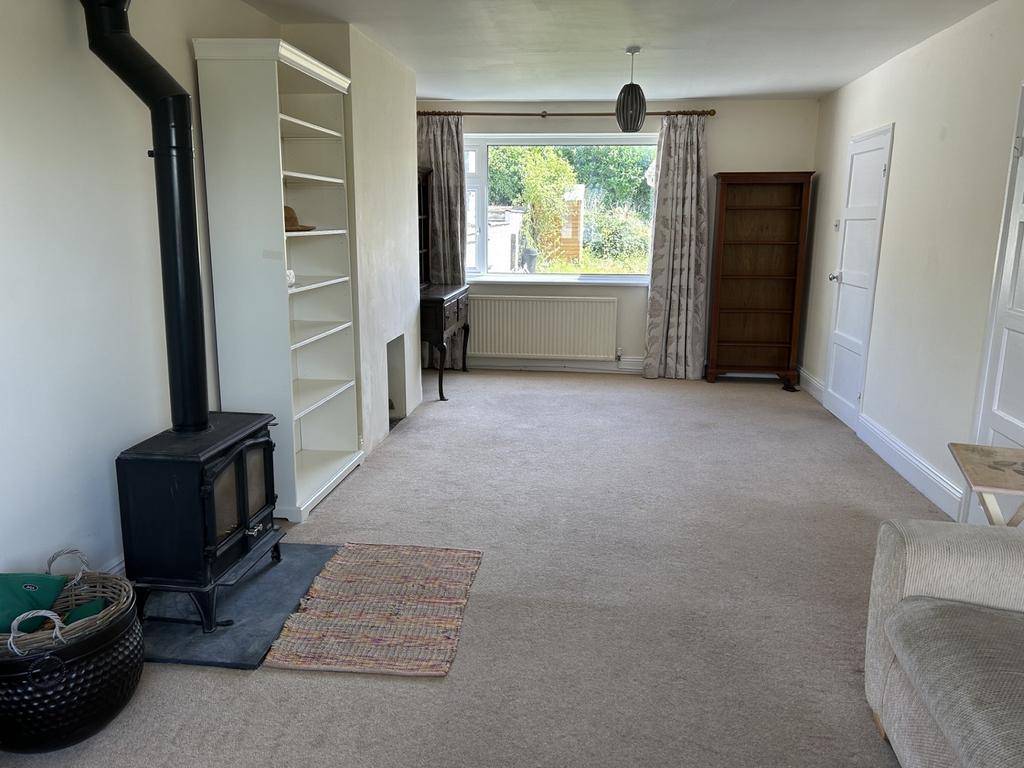 Sitting Room / Dining Room