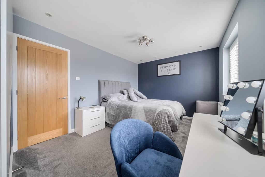 Bedroom 1.jpg