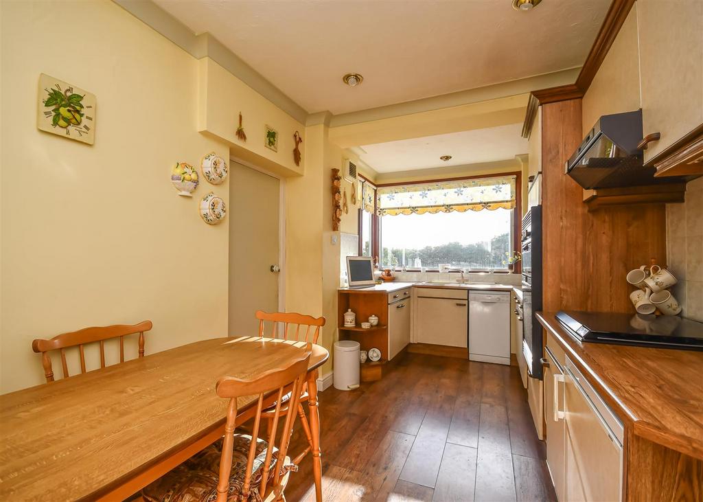 1 Foxlands Avenue-03.jpg