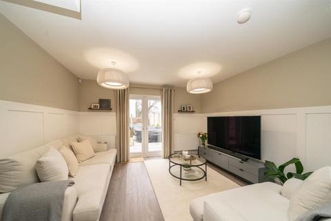 undefined, Savoy Close, Hemel Hempstead, Hertfordshire, HP2 4DL
