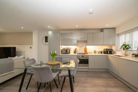 undefined, Savoy Close, Hemel Hempstead, Hertfordshire, HP2 4DL