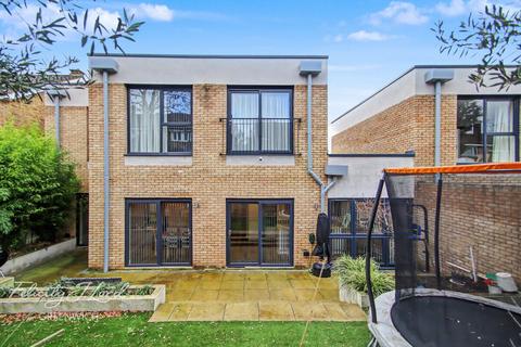 undefined, Davison Close, Greenwich