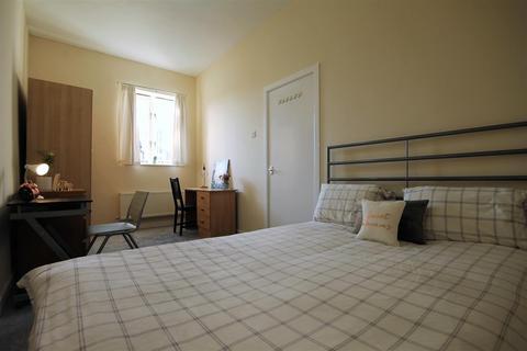 2 bedroom apartment to rent, Westgate Road, City Centre