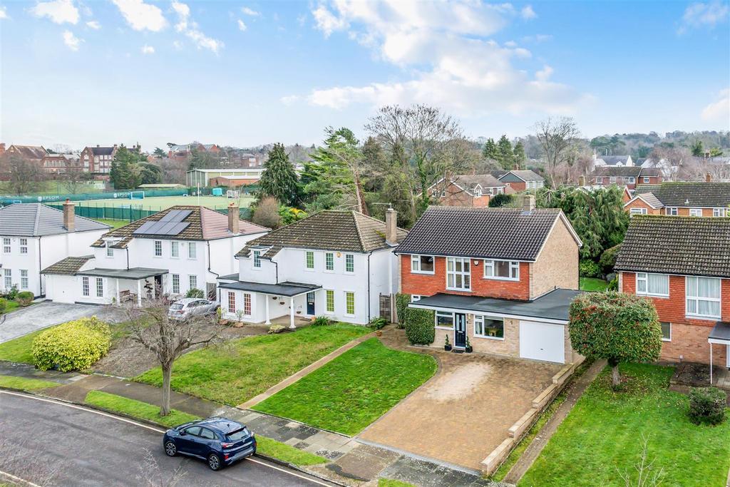Mospey crescent