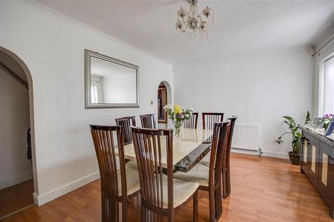 3 bedroom semi-detached house for sale, Southbridge Road, Croydon