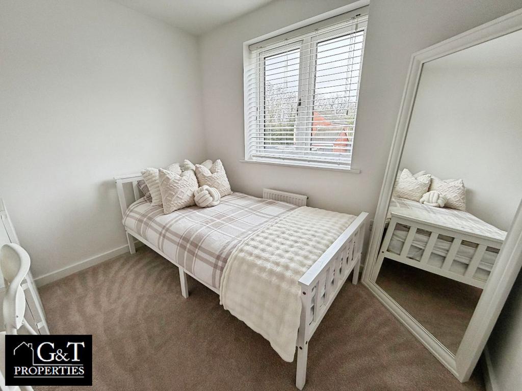 Second bedroom