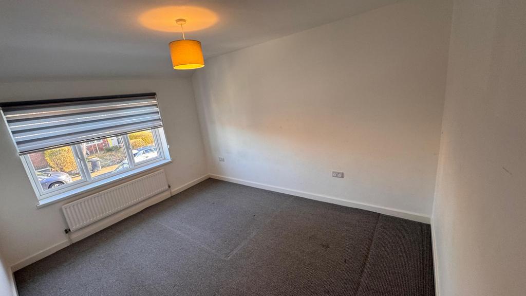 3 bed terraced house to rent Doddsfield Road, Slo