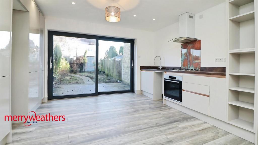 Stunning Dining Kitchen