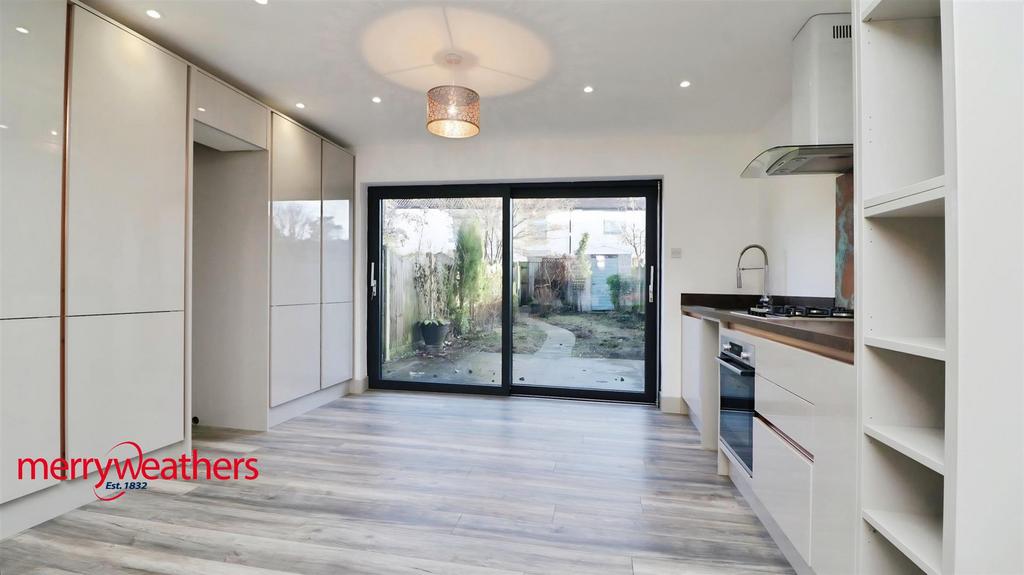 Stunning Dining Kitchen