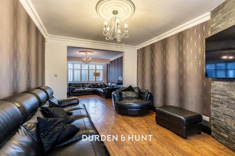 undefined, Edward Close, Gidea Park, RM2