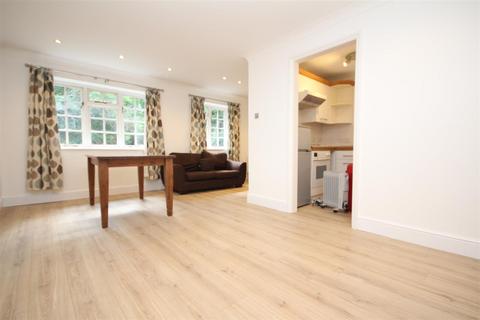 undefined, Chesham Mews, Chesham Road
