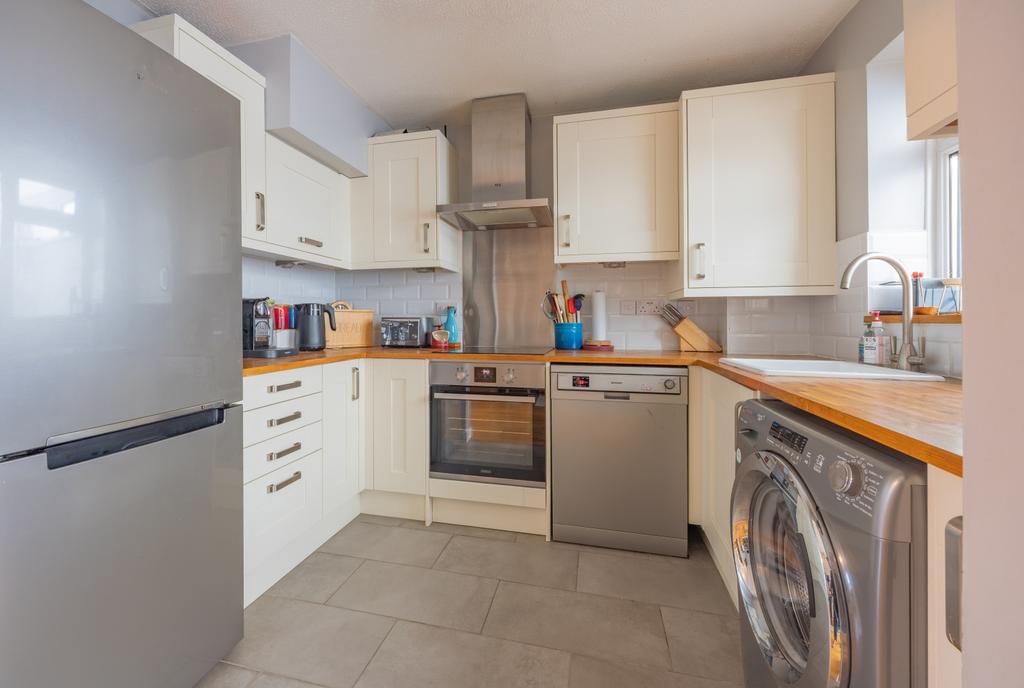 Ewemove Taunton Lynor Close (7)