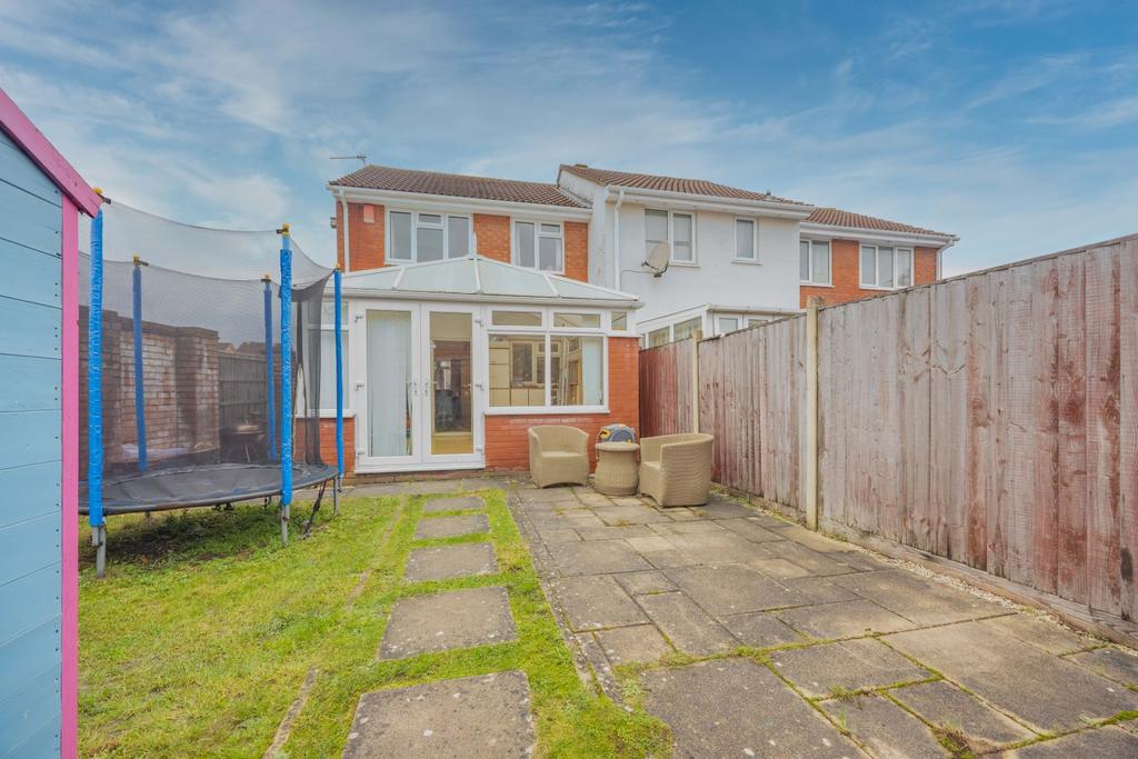 Ewemove Taunton Lynor Close (5)