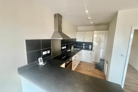 2 bedroom apartment to rent, Imperial Drive, Harrow