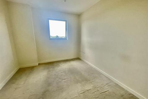 2 bedroom apartment to rent, Imperial Drive, Harrow