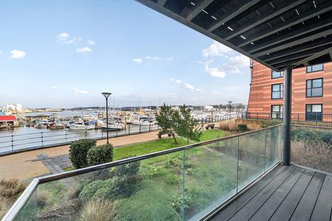 2 bedroom flat for sale, Thomas Blake Avenue, Southampton, Hampshire, SO14