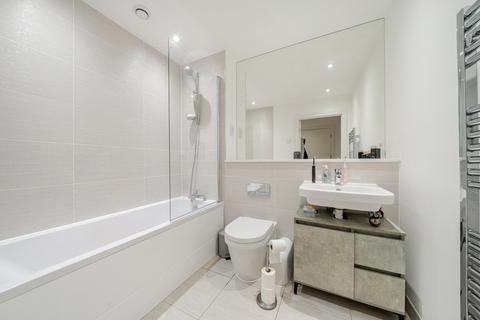 2 bedroom flat for sale, Thomas Blake Avenue, Southampton, Hampshire, SO14