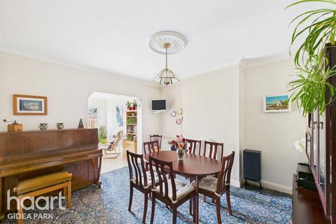 4 bedroom semi-detached house for sale, Hill Grove, Marshalls Park, Romford