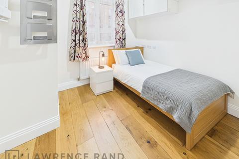 4 bedroom terraced house to rent, Rembrandt Way, Watford, WD18