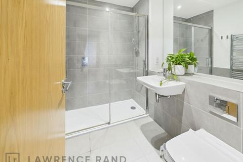 4 bedroom terraced house to rent, Rembrandt Way, Watford, WD18