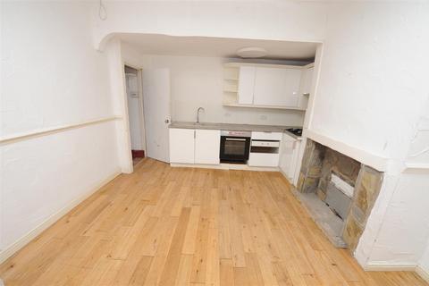 1 bedroom end of terrace house for sale, Ley Fleaks Road, Idle, Bradford