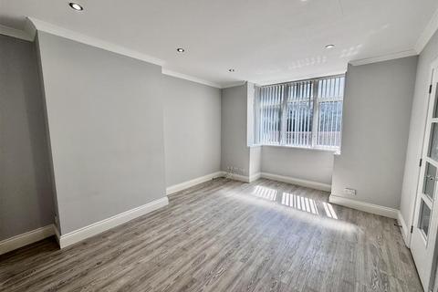 3 bedroom terraced house to rent, St Clement - REN003