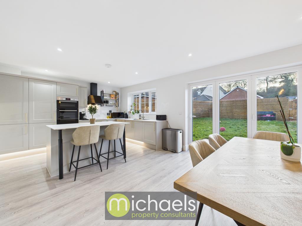 Kitchen/Dining Area