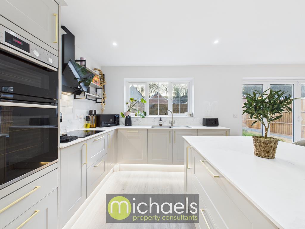 Kitchen/Dining Area