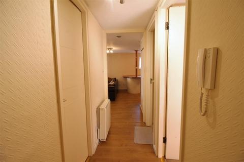 2 bedroom apartment to rent, The Mews, City Centre