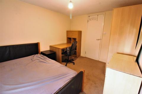 2 bedroom apartment to rent, The Mews, City Centre