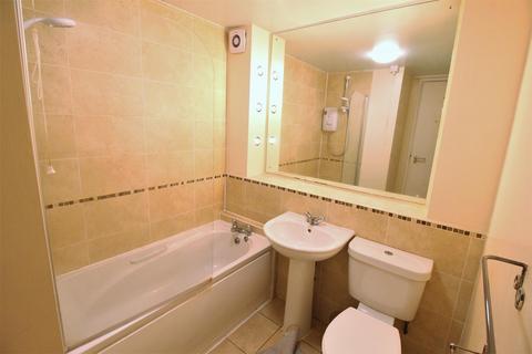 2 bedroom apartment to rent, The Mews, City Centre