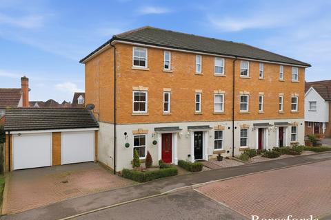 Almond Road, Dunmow, CM6